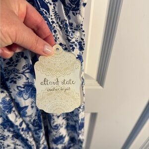 New with tag blue and white floral dress